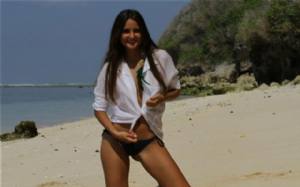 Catarina Migliorini, brasiliana, ha venduto la sua verginità ad un'asta on line