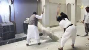All' Isis non bastava torturare e uccidere esseri umani; ora distruggono anche i capolavori 