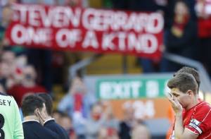 Stevan Gerrard saluta il Liverpool