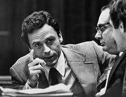 Ted Bundy, bello, romantico, affascinante e... assassino seriale