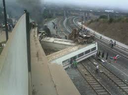 77 morti e 140 feriti il bilancio drammatico del deragliamento del treno in Spagna a causa dell'alta velocità