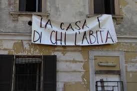 Escono per andare a lavorare e quando tornano trovano la casa occupata dai rom. Famiglia senza la propria abitazione perché i nomadi non possono essere allontanati